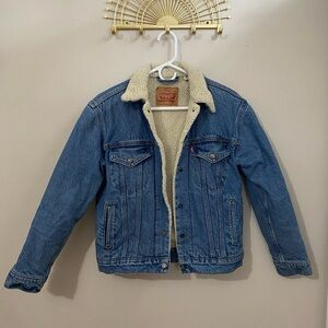 Levi's Classic Blue Denim Jacket with Sherpa Lining